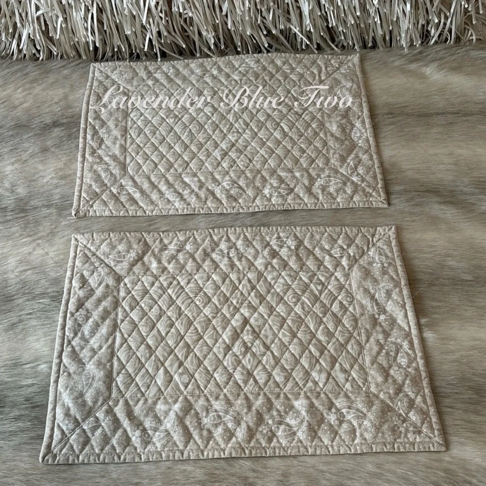 Vintage VERA BRADLEY DESIGNS Natural 1995 2 Placemats 13”H x 18”L Cream USA